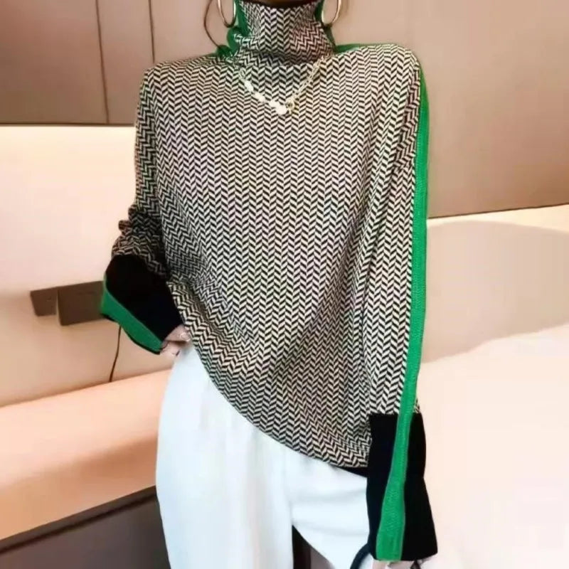 MP | Moderný elegantný geometrický sveter s korytnačím výstrihom